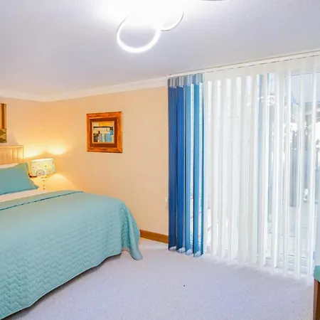 Hotel Dolphin Boutique & Restaurant