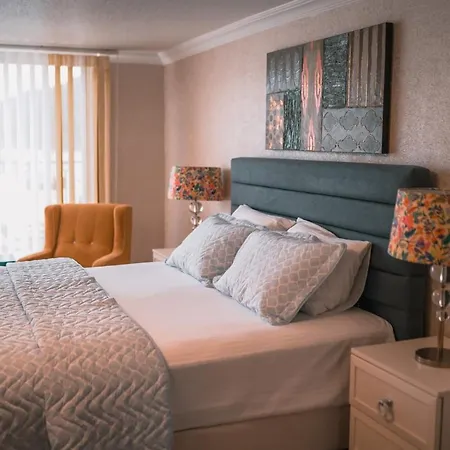 Hotel Dolphin Boutique & Restaurant