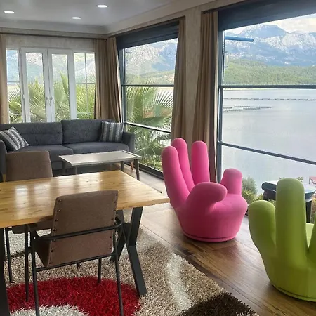 Dolphin Boutique & Restaurant Hotel